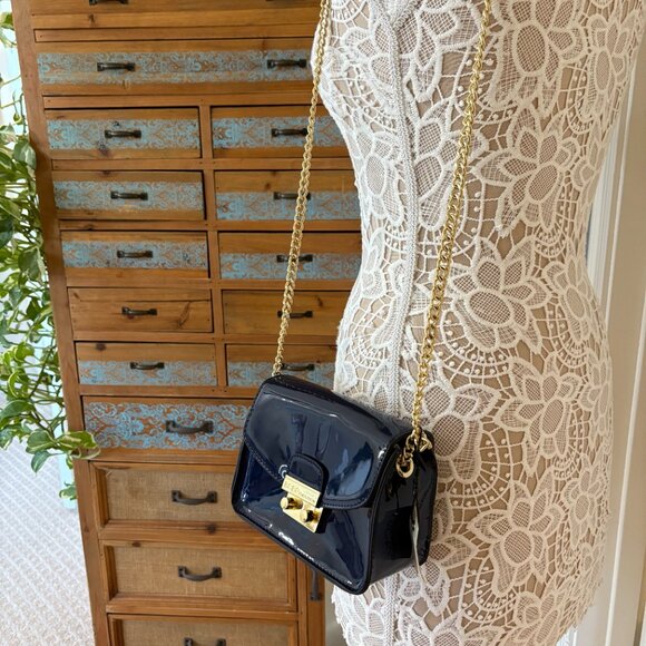 BCBG Generation - Milly Navy Blue Crossbody Bag Purse- Vegan Patent Leather - NW - Picture 4 of 9